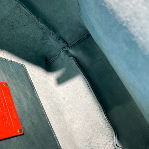 ❌ SOLD ❌ Portland Leather Goods Caribbean large zip tote, new - Picture 4 of 5